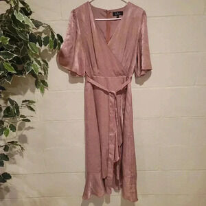 LULU'S Wrapped Up In Love Mauve Satin Faux Wrap Midi VNeck Dress Size Large EUC.